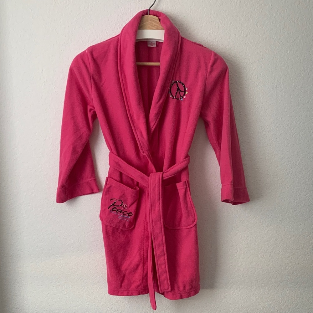 Xhilaration Fuchsia Kids Robe with Peace Sign